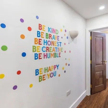 Metro Majesty 5-bedroom Gem In South Tottenham Apartment *
