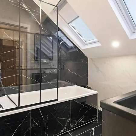 Metro Majesty 5-bedroom Gem In South Tottenham London
