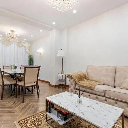 Metro Majesty 5-bedroom Gem In South Tottenham