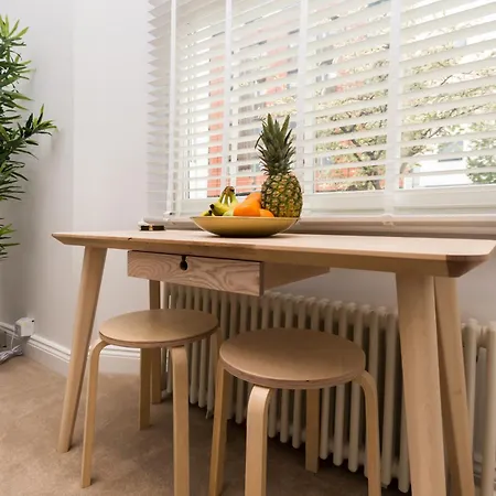 Amazing 1bdr With Private Decked Garden, Fast Wifi Apartment