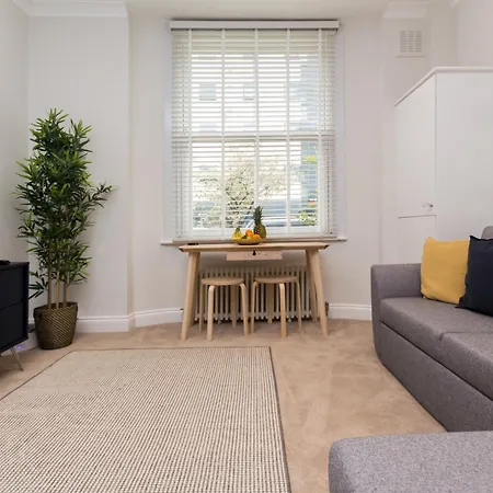 Apartment Amazing 1bdr With Private Decked Garden, Fast Wifi