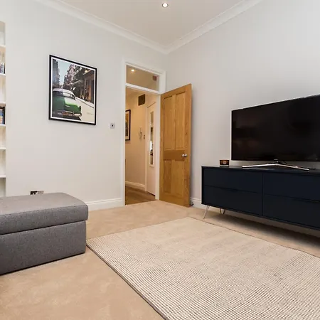 Amazing 1bdr With Private Decked Garden, Fast Wifi Apartment