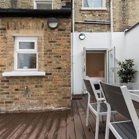 Amazing 1bdr With Private Decked Garden, Fast Wifi *