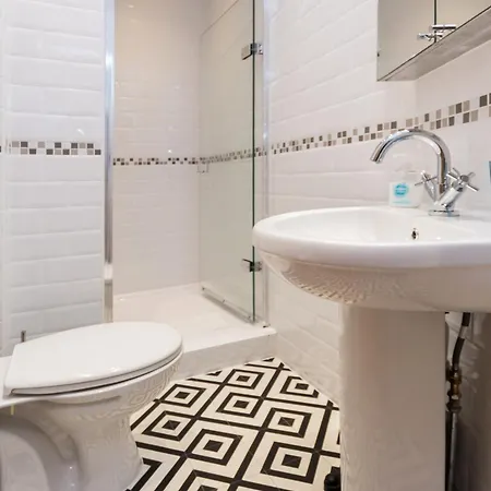 Apartment Amazing 1bdr With Private Decked Garden, Fast Wifi *