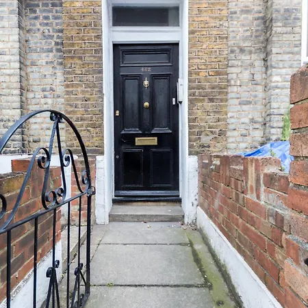 Amazing 1bdr With Private Decked Garden, Fast Wifi Apartment London