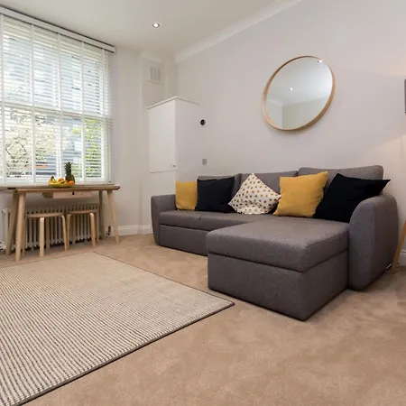 Amazing 1bdr With Private Decked Garden, Fast Wifi