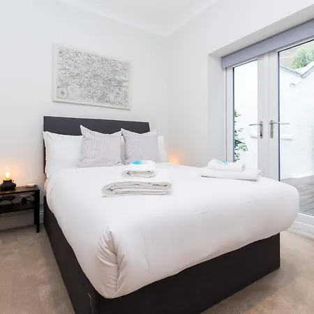 Amazing 1bdr With Private Decked Garden, Fast Wifi *