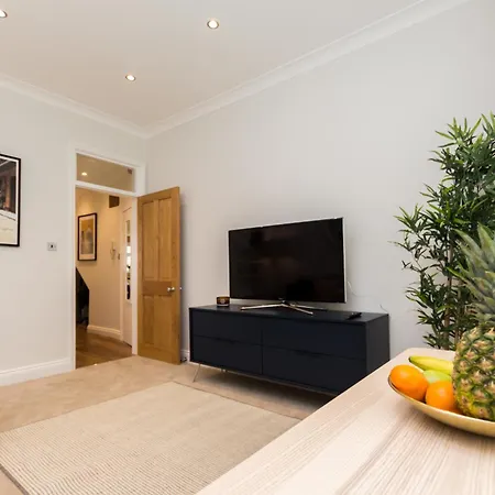 Amazing 1bdr With Private Decked Garden, Fast Wifi * London
