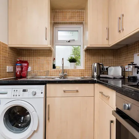 Amazing 1bdr With Private Decked Garden, Fast Wifi