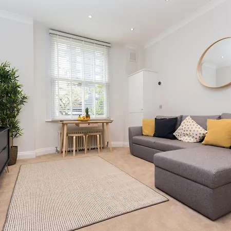 Amazing 1bdr With Private Decked Garden, Fast Wifi