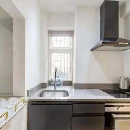 Apartment Stunning Next To Harrods