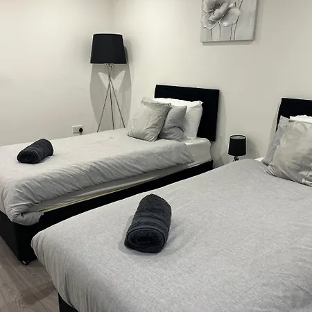 Sleek 2 Bed Oasis Croydon, Sleeps 6 克罗伊登