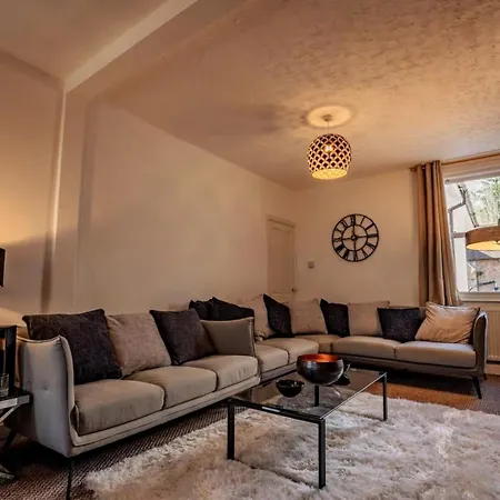 Stylish 4bd Modern Flat In Peaceful Tadworth Apartment Purley