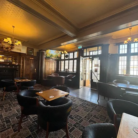 מלון The Eastbrook Pub &