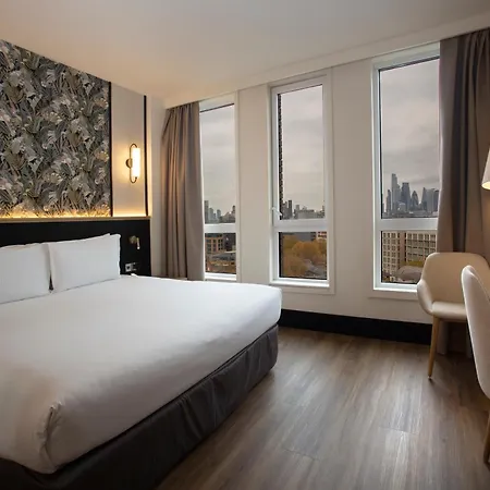 H10 Waterloo Hotel 4*