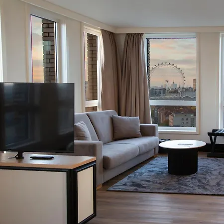 Hotel H10 Waterloo 4*