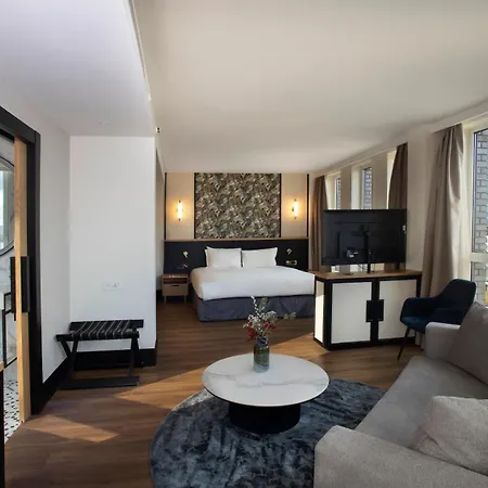 H10 Waterloo 4*