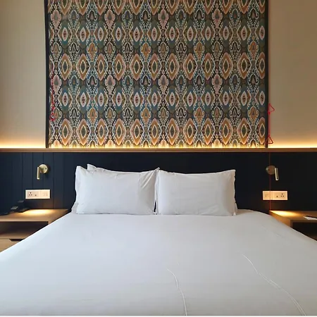 H10 Waterloo London