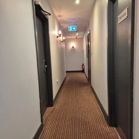Airport 3* London
