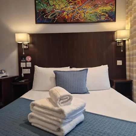 Airport Hotel 3*