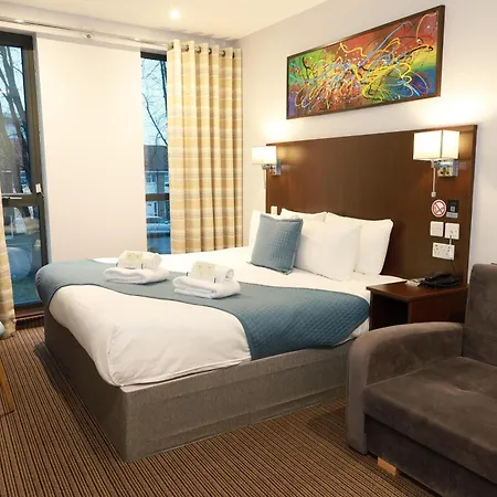 Airport Hotel 3*
