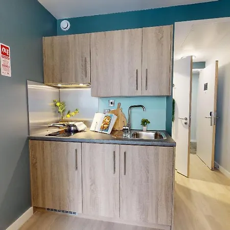 Apartment At Iq Bankside In *