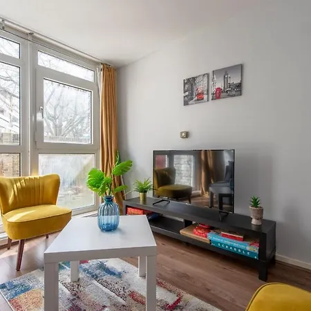 Lovely 2-bed 20 Mins To Apartment London