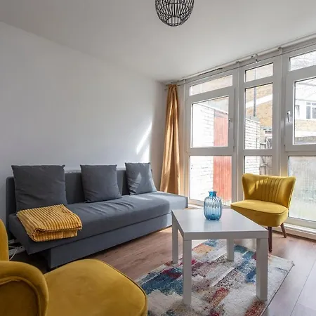 Lovely 2-bed 20 Mins To Apartment London