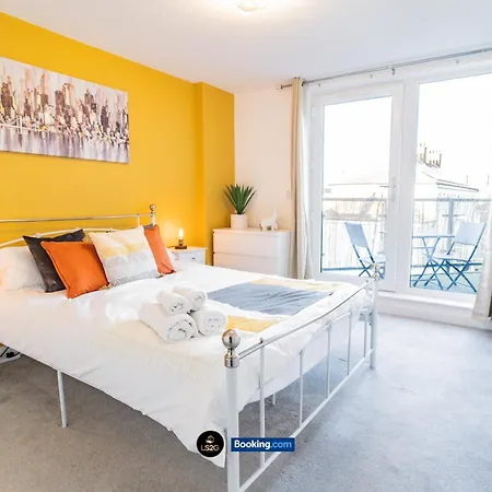 Appartamento Spacious 2 Bedroom By Ls2g Short Lets & Serviced Greater With Free Wifi *