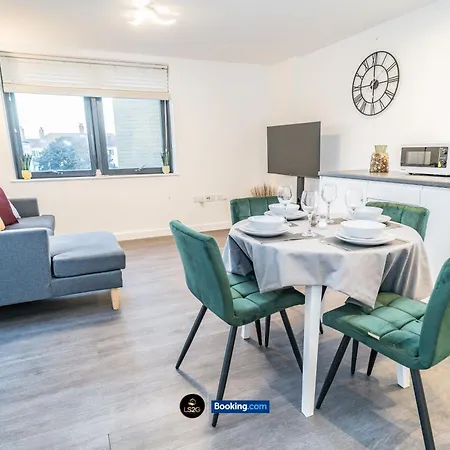 Spacious 2 Bedroom By Ls2g Short Lets & Serviced Greater With Free Wifi Apartment London