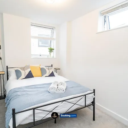 Spacious 2 Bedroom By Ls2g Short Lets & Serviced Greater With Free Wifi Londra