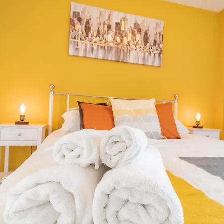 Spacious 2 Bedroom By Ls2g Short Lets & Serviced Greater With Free Wifi