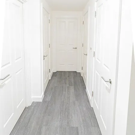Apartment Spacious 2 Bedroom By Ls2g Short Lets & Serviced Greater With Free Wifi