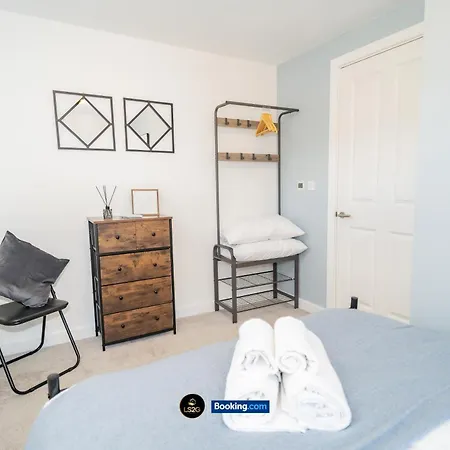 Appartamento Spacious 2 Bedroom By Ls2g Short Lets & Serviced Greater With Free Wifi *