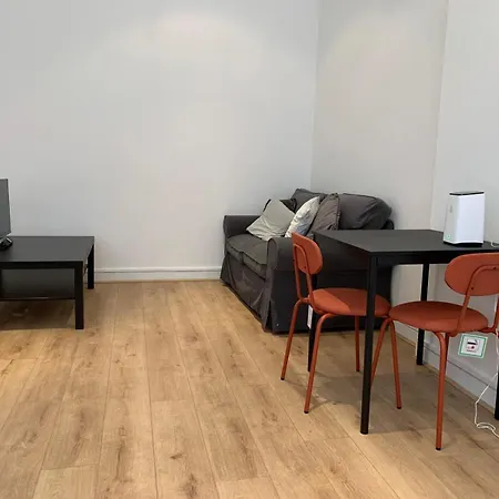 Mayfair Modern 2 Bed