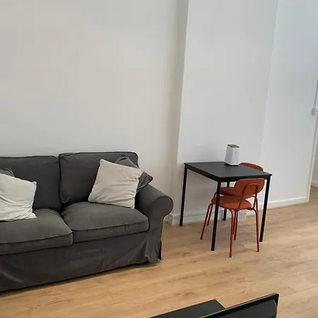 Mayfair Modern 2 Bed Apartment