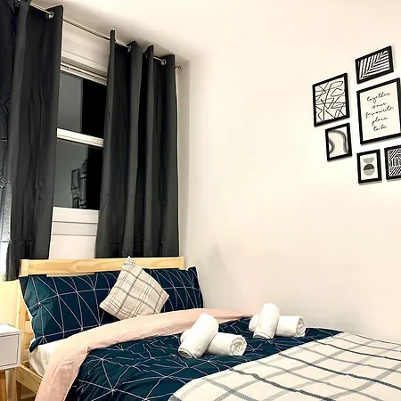 Bright Flat In Centre *