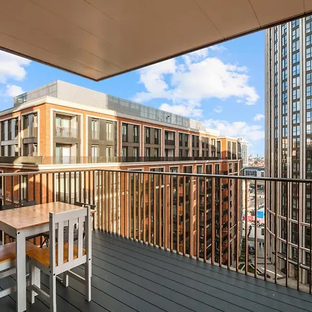 Hyde Park Luxury 2br 2ba Balcony
