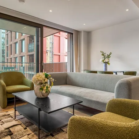 Hyde Park Luxury 2br 2ba Balcony Apartment