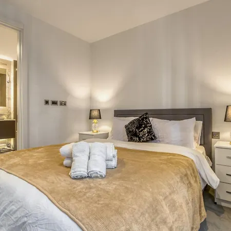 Apartment Hyde Park Luxury 2br 2ba Balcony *