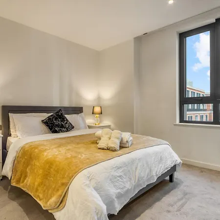 Hyde Park Luxury 2br 2ba Balcony London