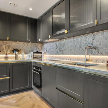 Hyde Park Luxury 2br 2ba Balcony * London