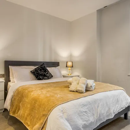 Hyde Park Luxury 2br 2ba Balcony * London