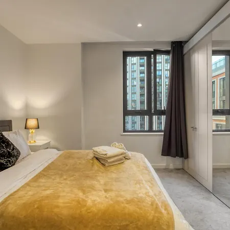 Hyde Park Luxury 2br 2ba Balcony Apartment London