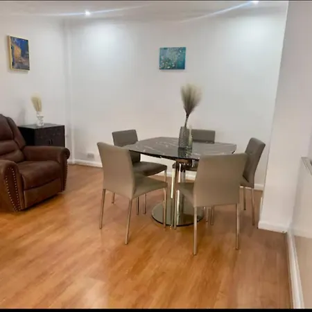 Charming 2br Flat In Nottingham Terrace *
