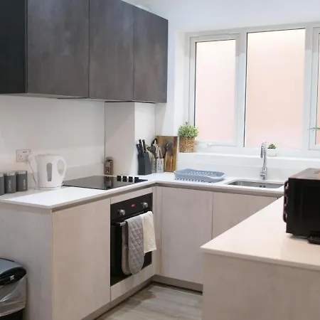 Apartment West Hendon With Parking