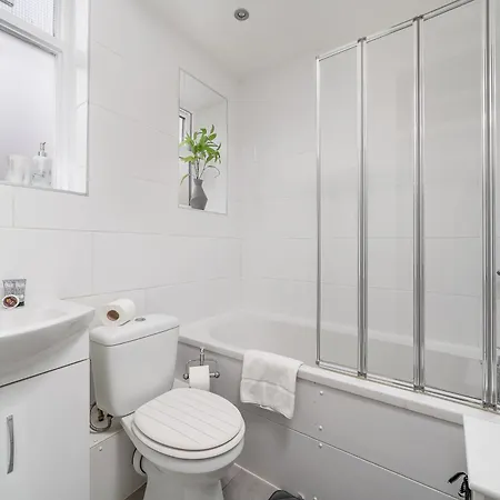 New! Cosy Flat - Wapping Station - Free Secure Parking