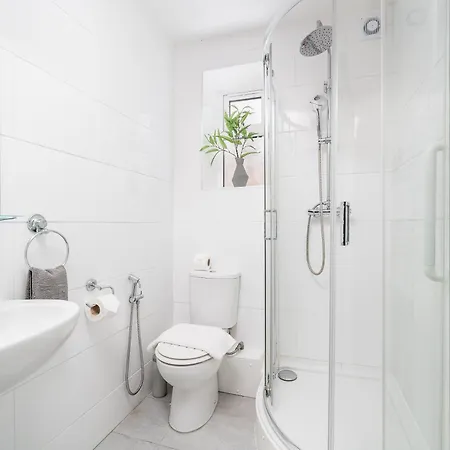 Apartament New! Cosy Flat - Wapping Station - Free Secure Parking Londyn