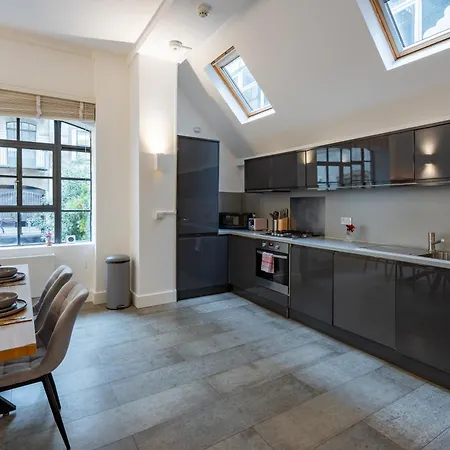 Stylish 3br Duplex In Vibrant Clerkenwell * London