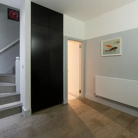 Stylish 3br Duplex In Vibrant Clerkenwell